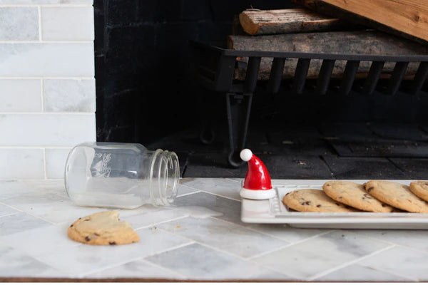 Nora Fleming Santa Stops Here Mini (Santa hat)